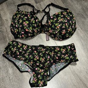 Victoria’s Secret set